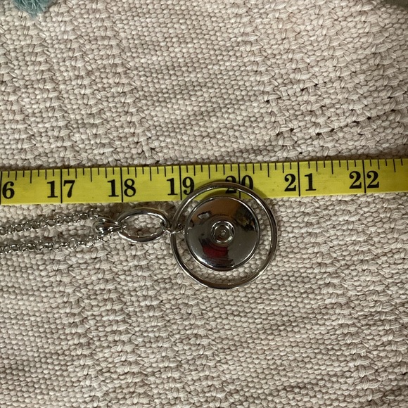 Magnolia and Vine large (30mm) snap pendant with 2 snaps - Picture 6 of 14